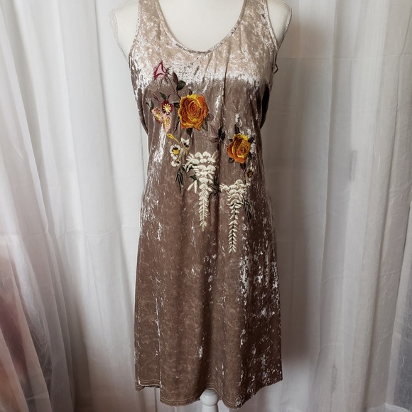 Mystree Dresses & Skirts - Mystree New Velvet Tank Dress High Low Size Medium